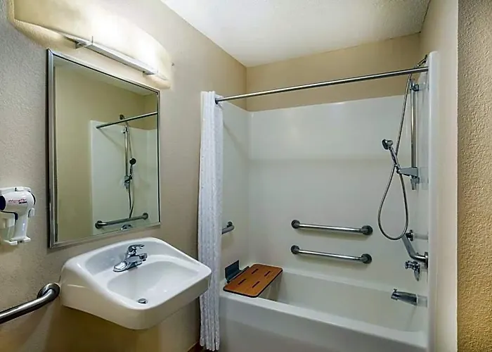 Candlewood By Ihg Hotel