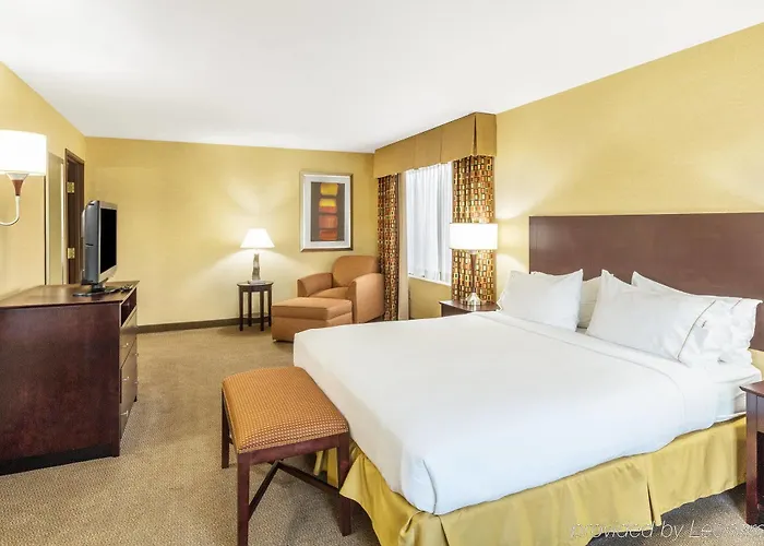 Hotel Candlewood By Ihg 3*